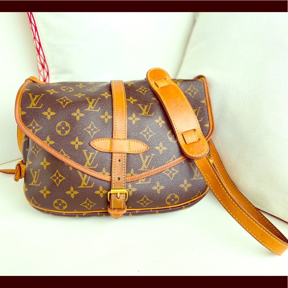 Louis Vuitton Messenger Monogram Canvas Saumur 30